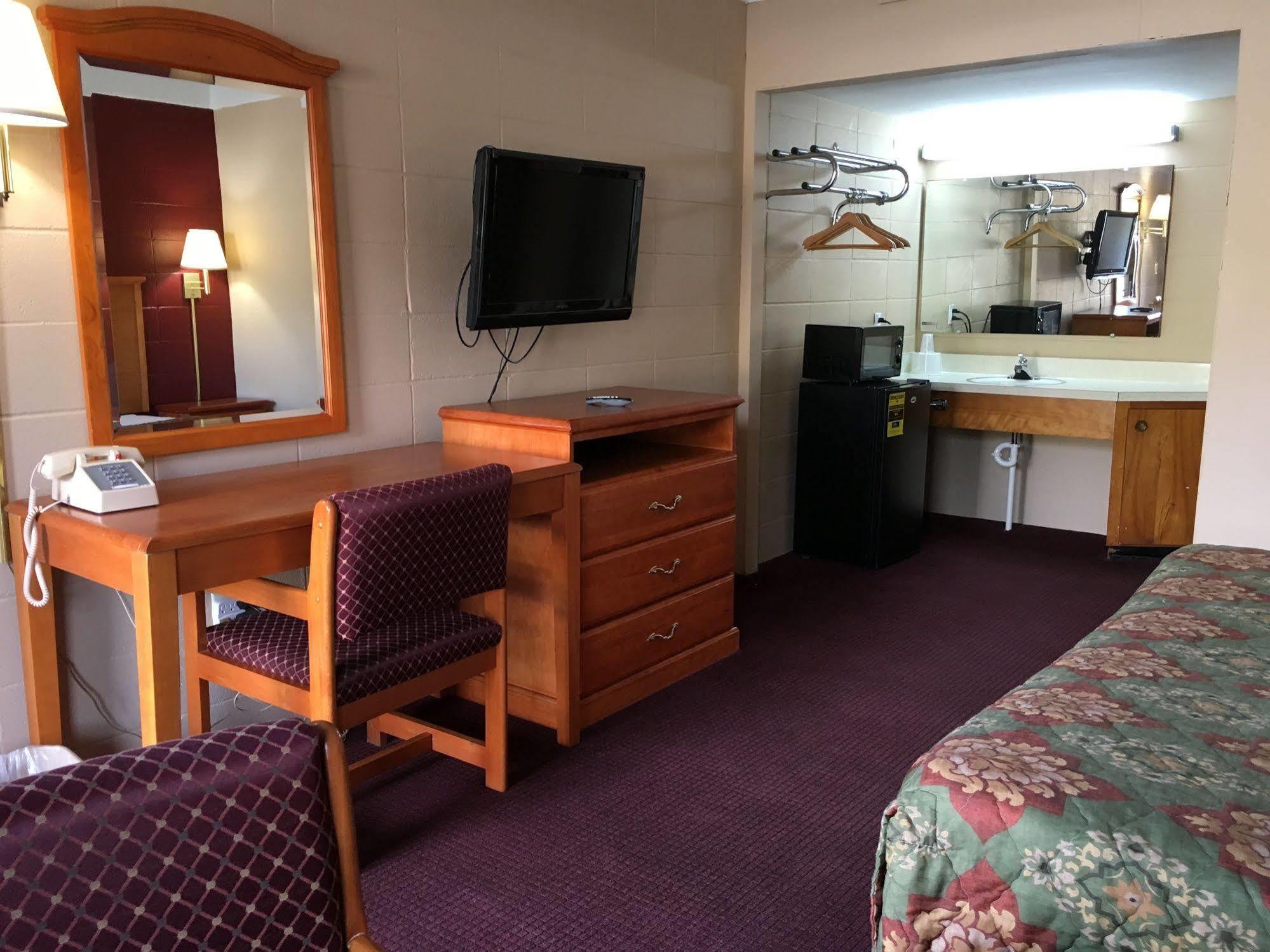Budget Inn Carthage 外观 照片